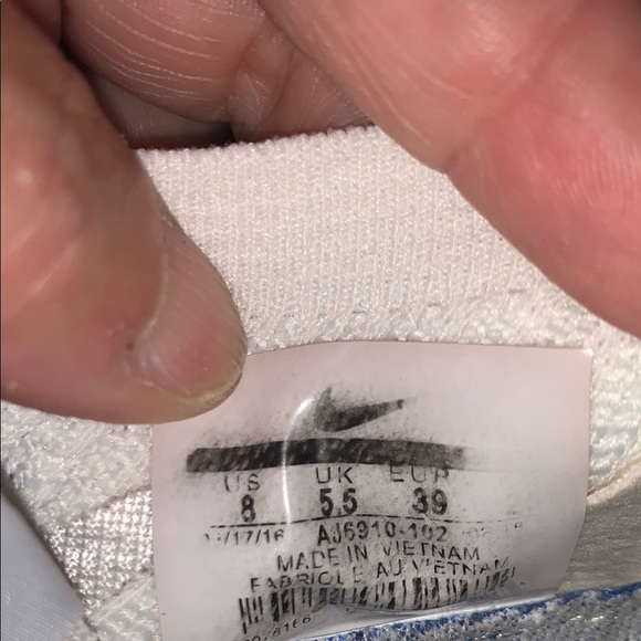 Gently Loved Women's Vapormax White Sneakers by Nike - Picture 6 of 10